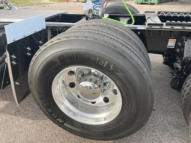 2026 Peterbilt 567 - image 11