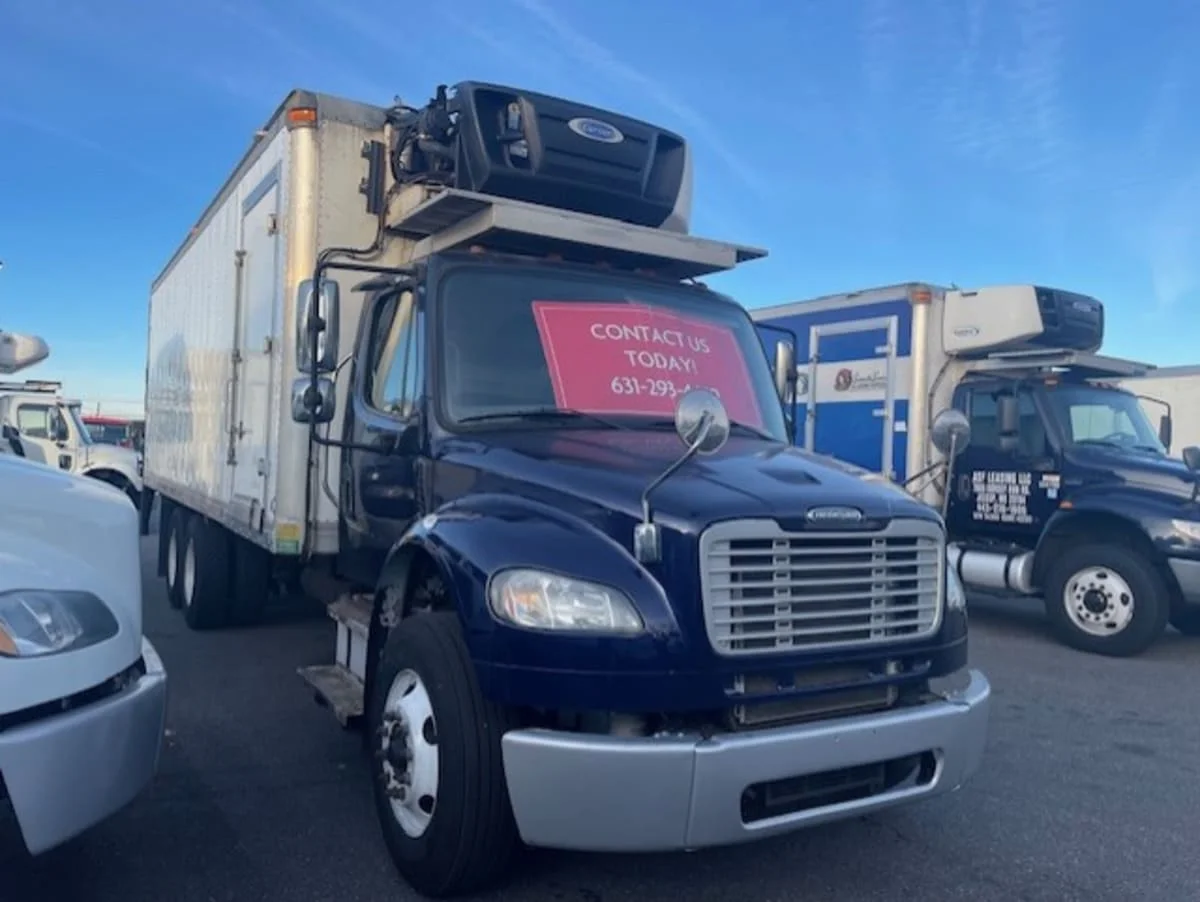 2018 Freightliner M2 106 in Farmingdale, NY — photo 3