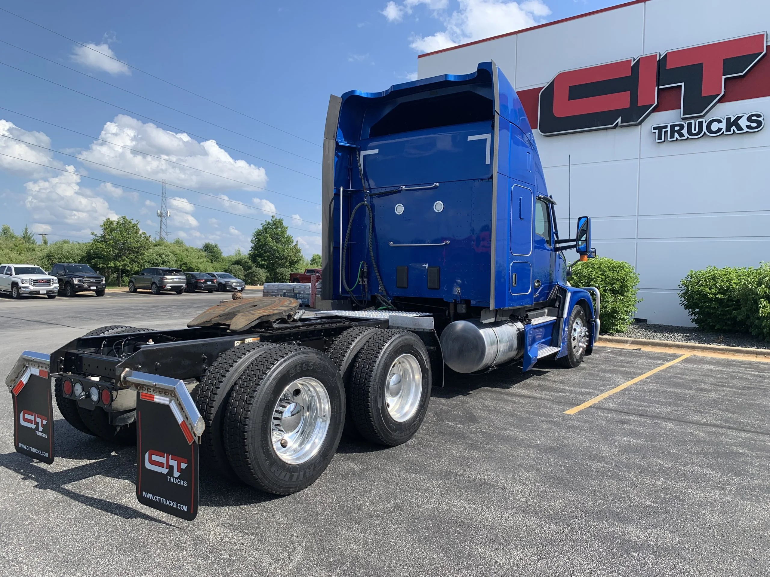 2023 Kenworth T680 in Mokena, IL — photo 6
