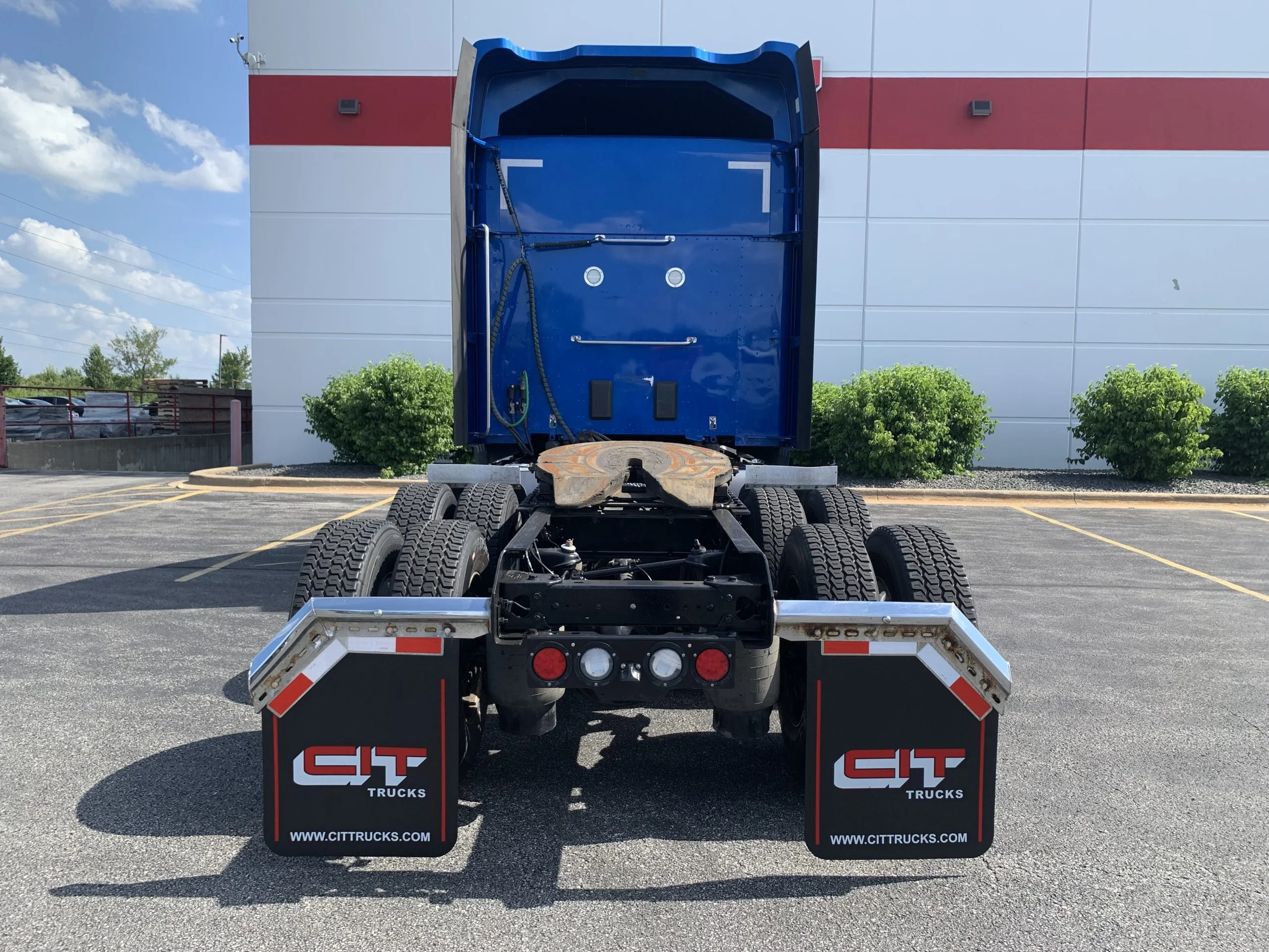2023 Kenworth T680 in Mokena, IL — photo 5