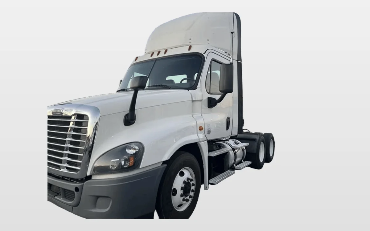2019 Freightliner Cascadia - image 1