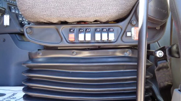 2026 International LT - image 11