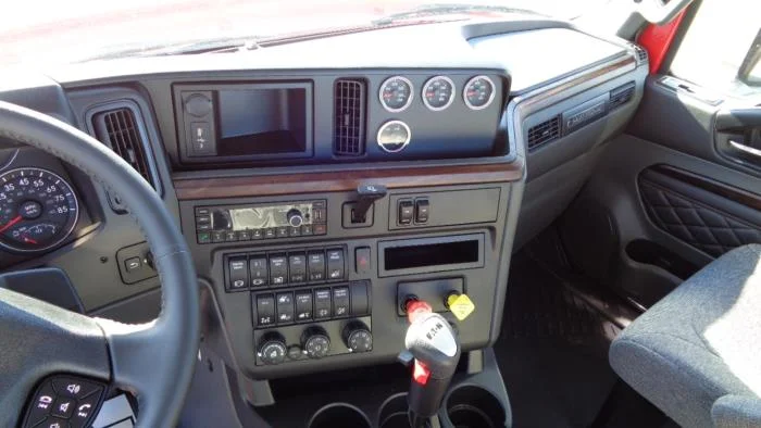 2026 International LT - image 14