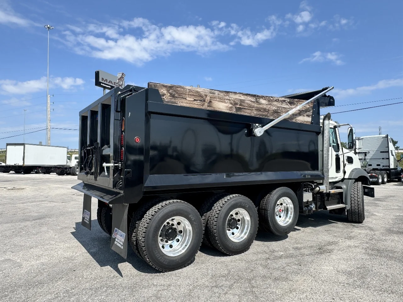 2027 Mack in Indianapolis, IN — photo 13