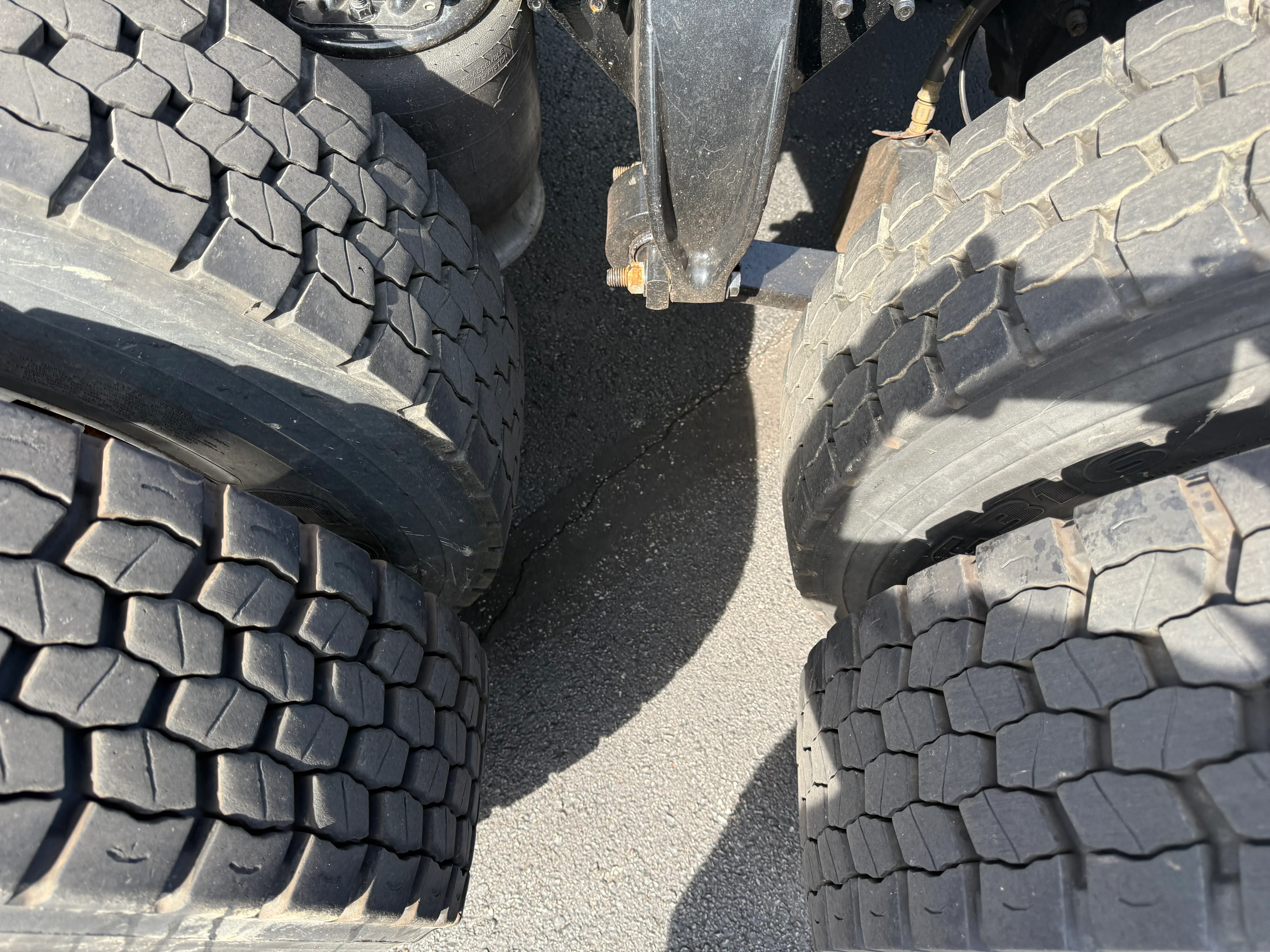 2019 Freightliner Cascadia - image 14