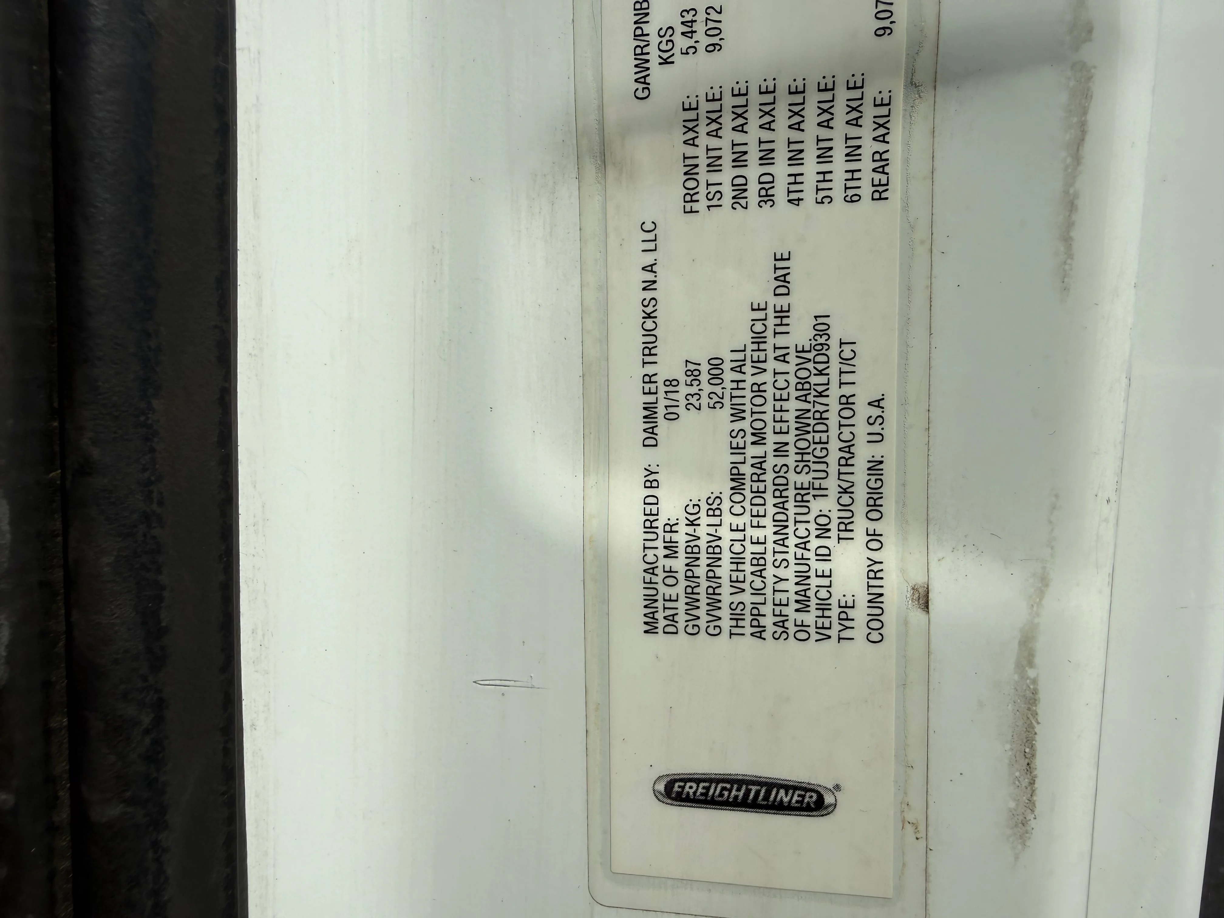 2019 Freightliner Cascadia - image 15