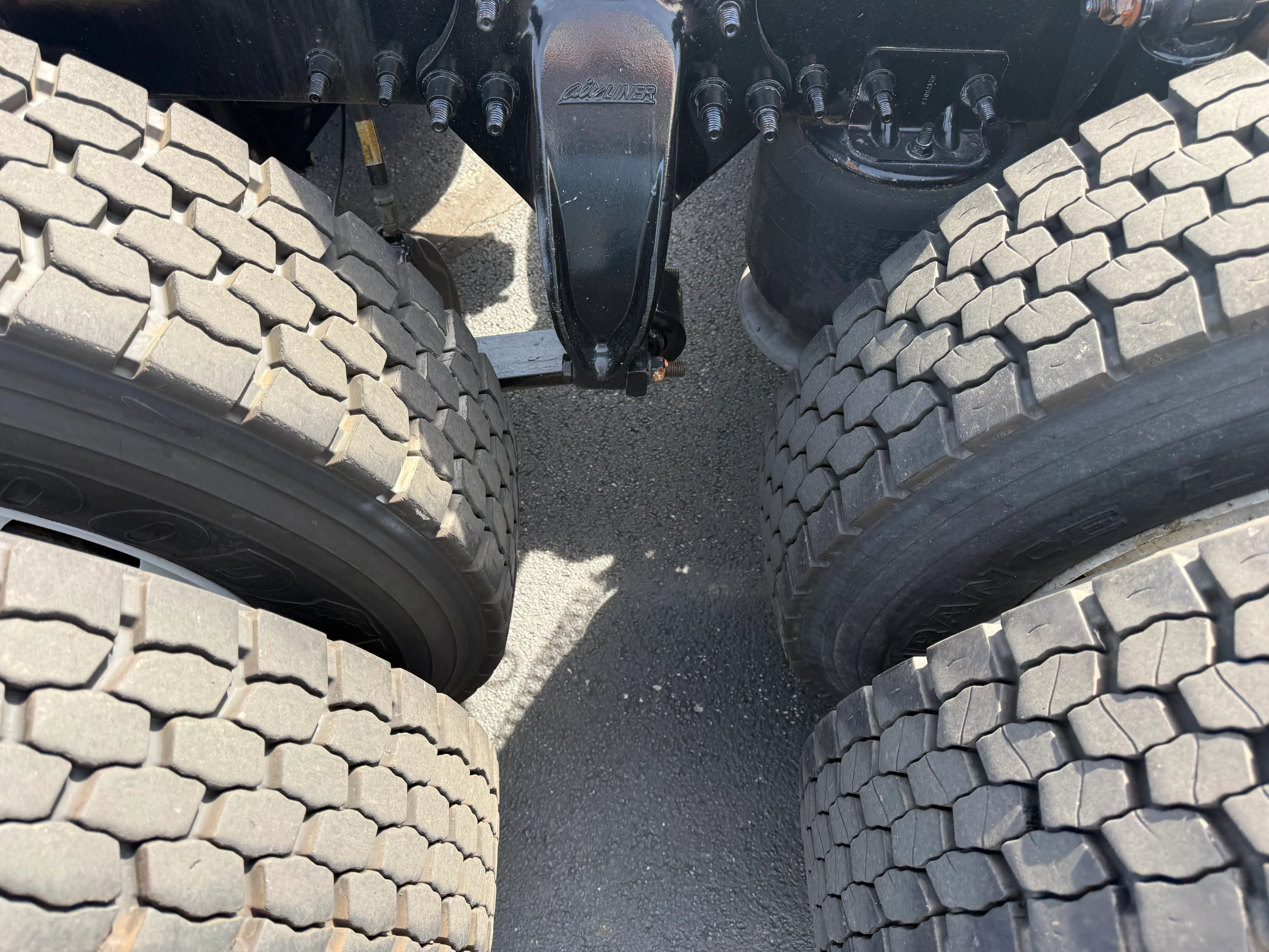 2019 Freightliner Cascadia - image 13