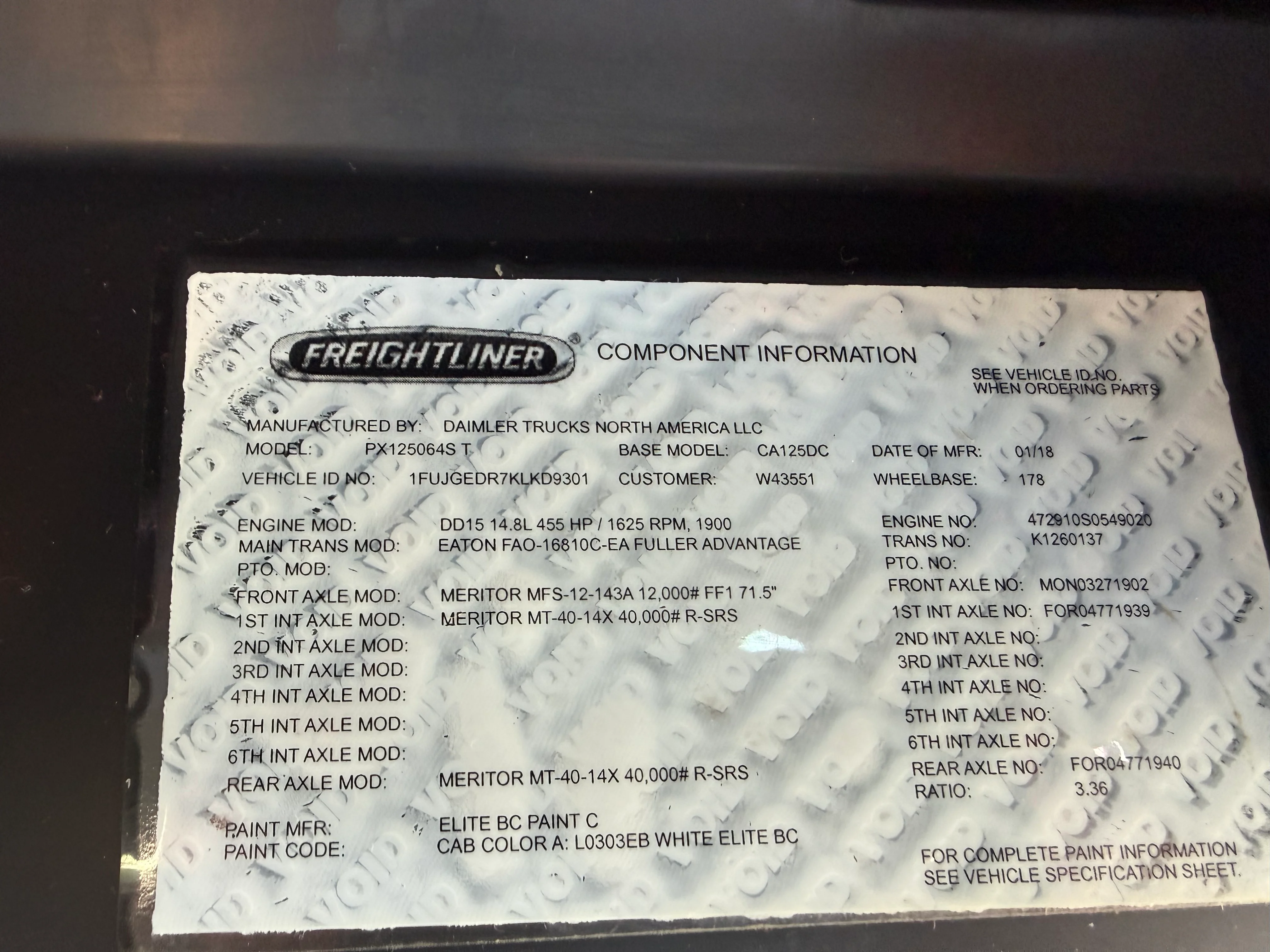 2019 Freightliner Cascadia - image 12