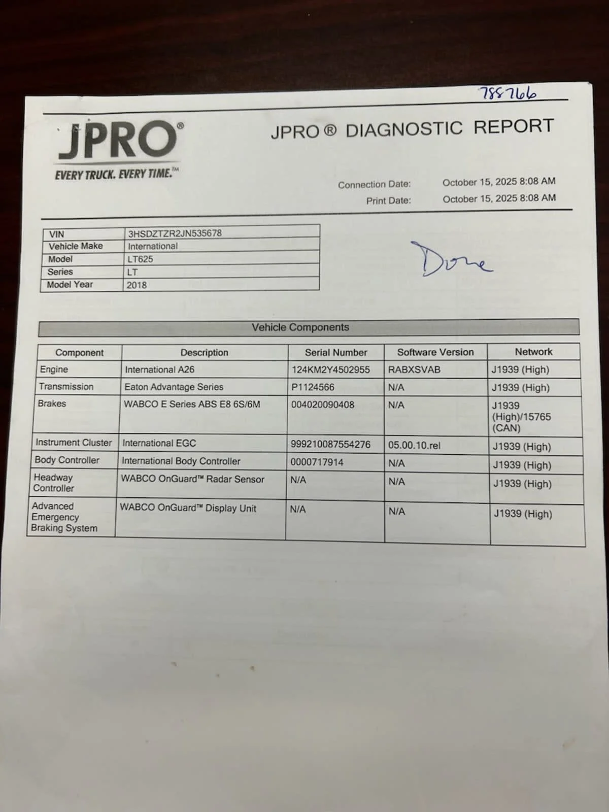 2018 International LT - image 9