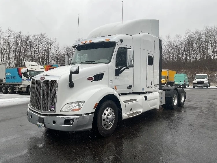 2020 Peterbilt 579 - image 3