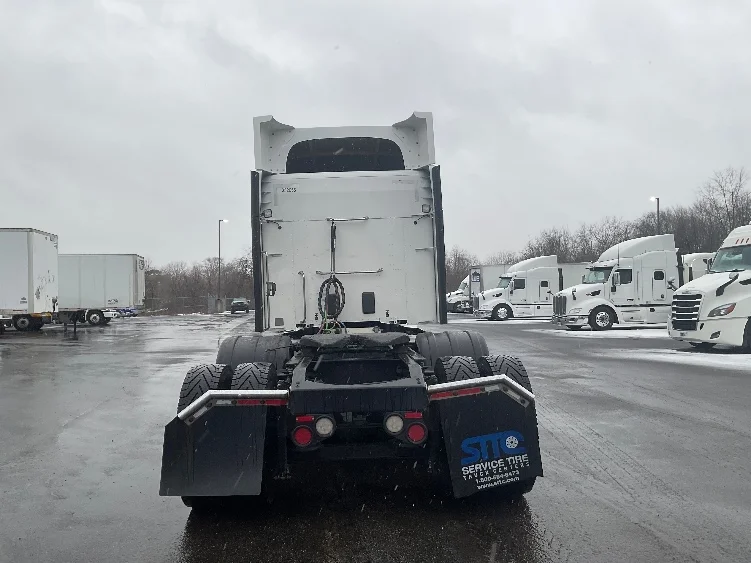 2020 Peterbilt 579 - image 6