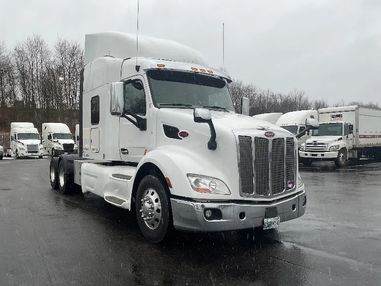 2020 Peterbilt 579 in Akron, OH