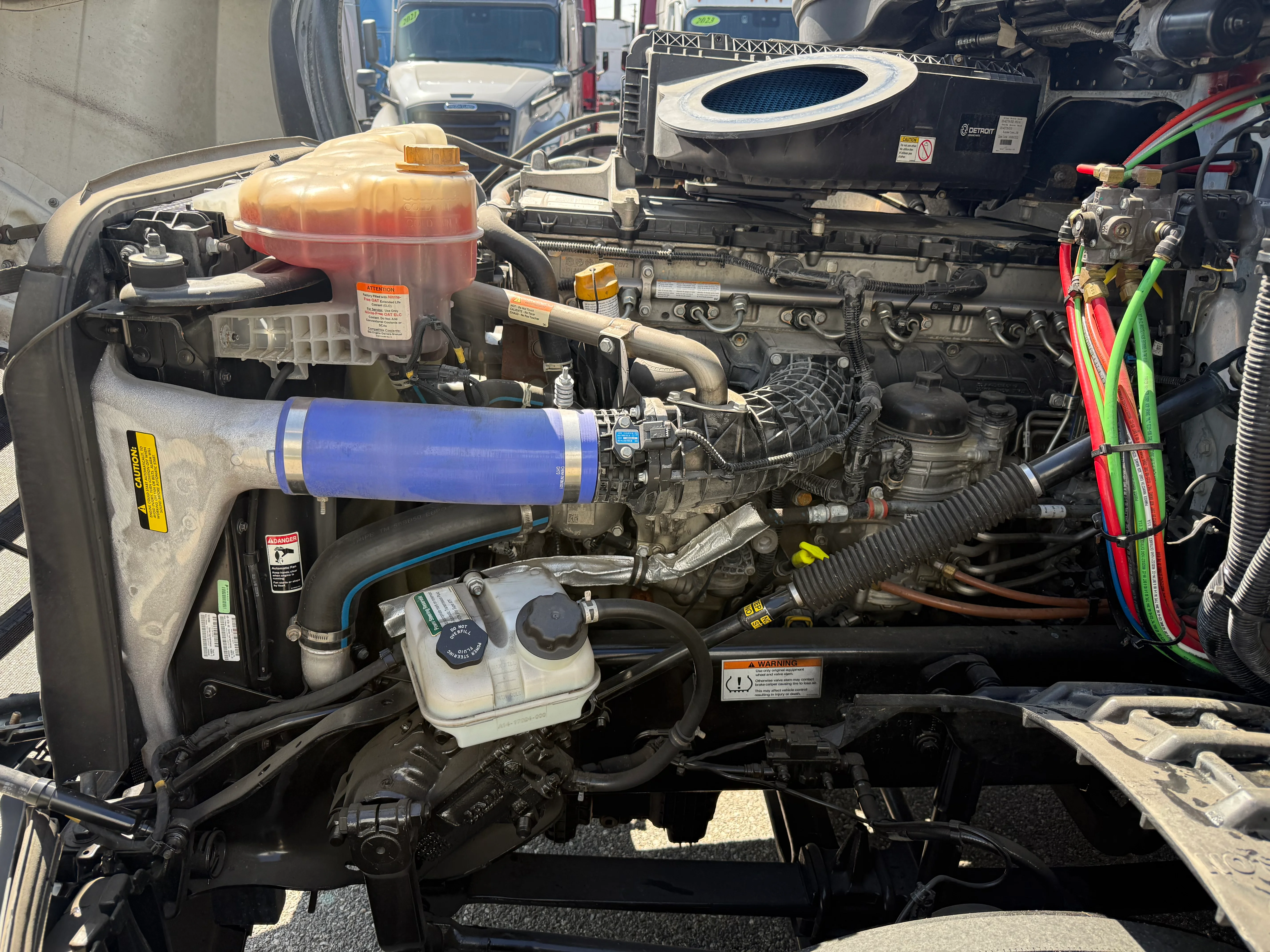 2023 Freightliner Cascadia in Fontana, CA — photo 12