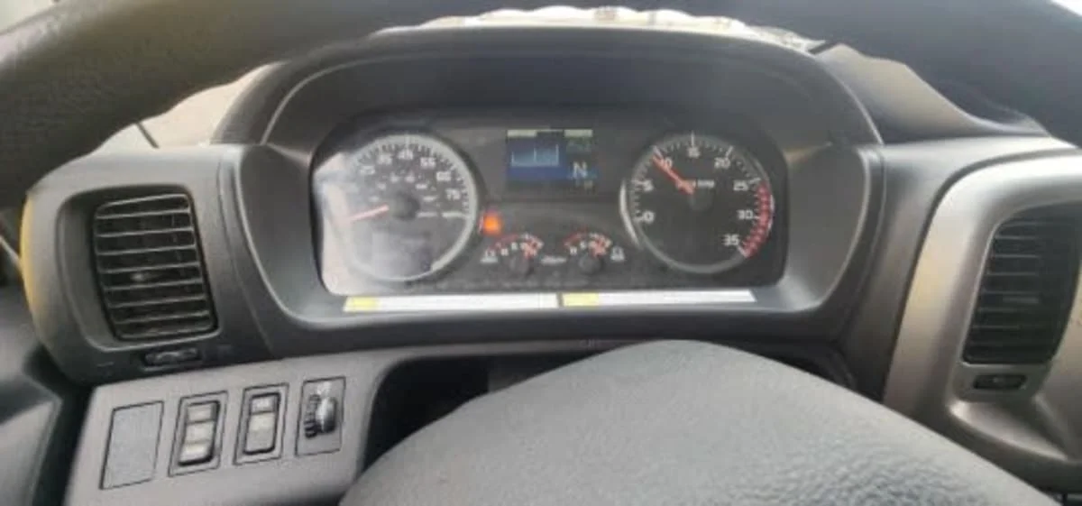 2016 Hino 268 - image 10