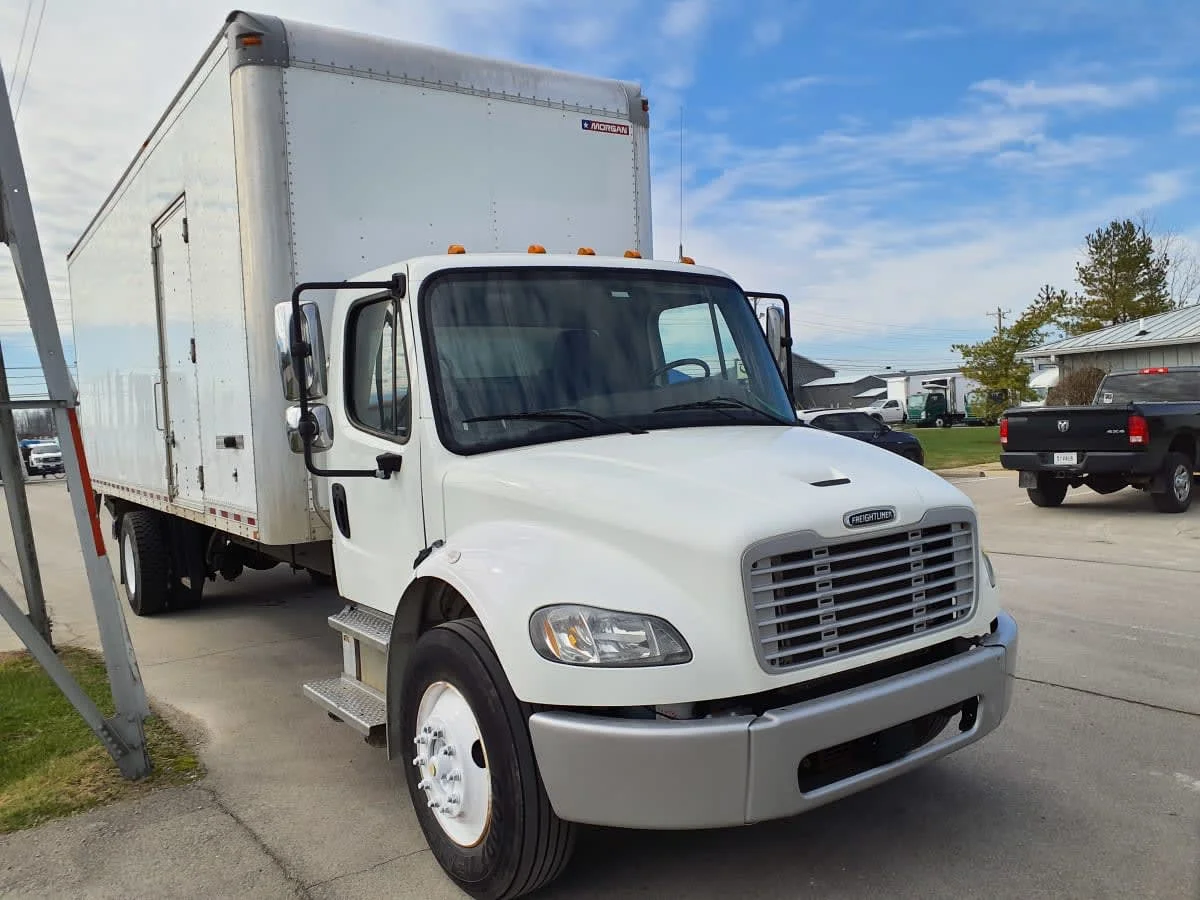 2019 Freightliner M2 106 in Indianapolis, IN — photo 3