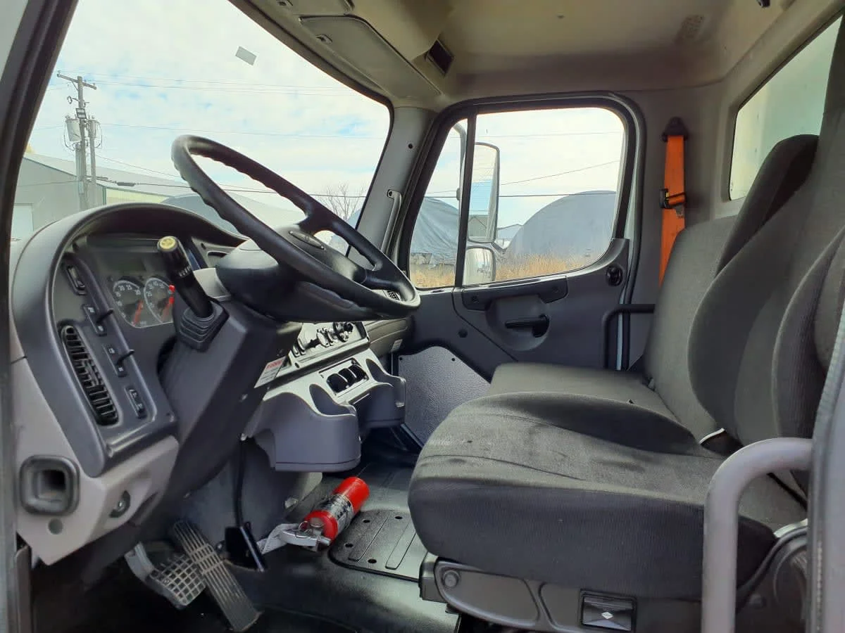 2019 Freightliner M2 106 in Indianapolis, IN — photo 7