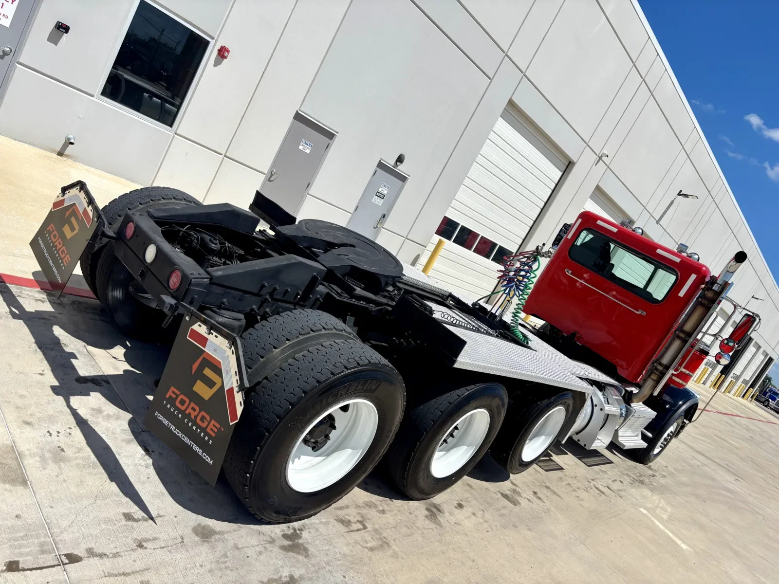 2015 Peterbilt 389 - image 11
