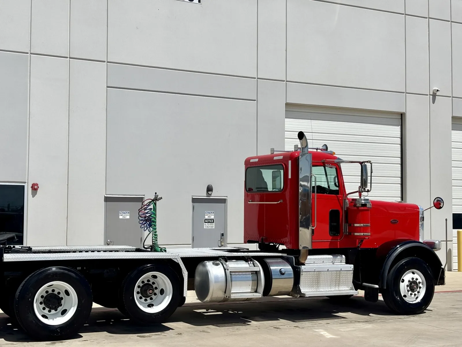 2015 Peterbilt 389 in Hutchins, TX — photo 7