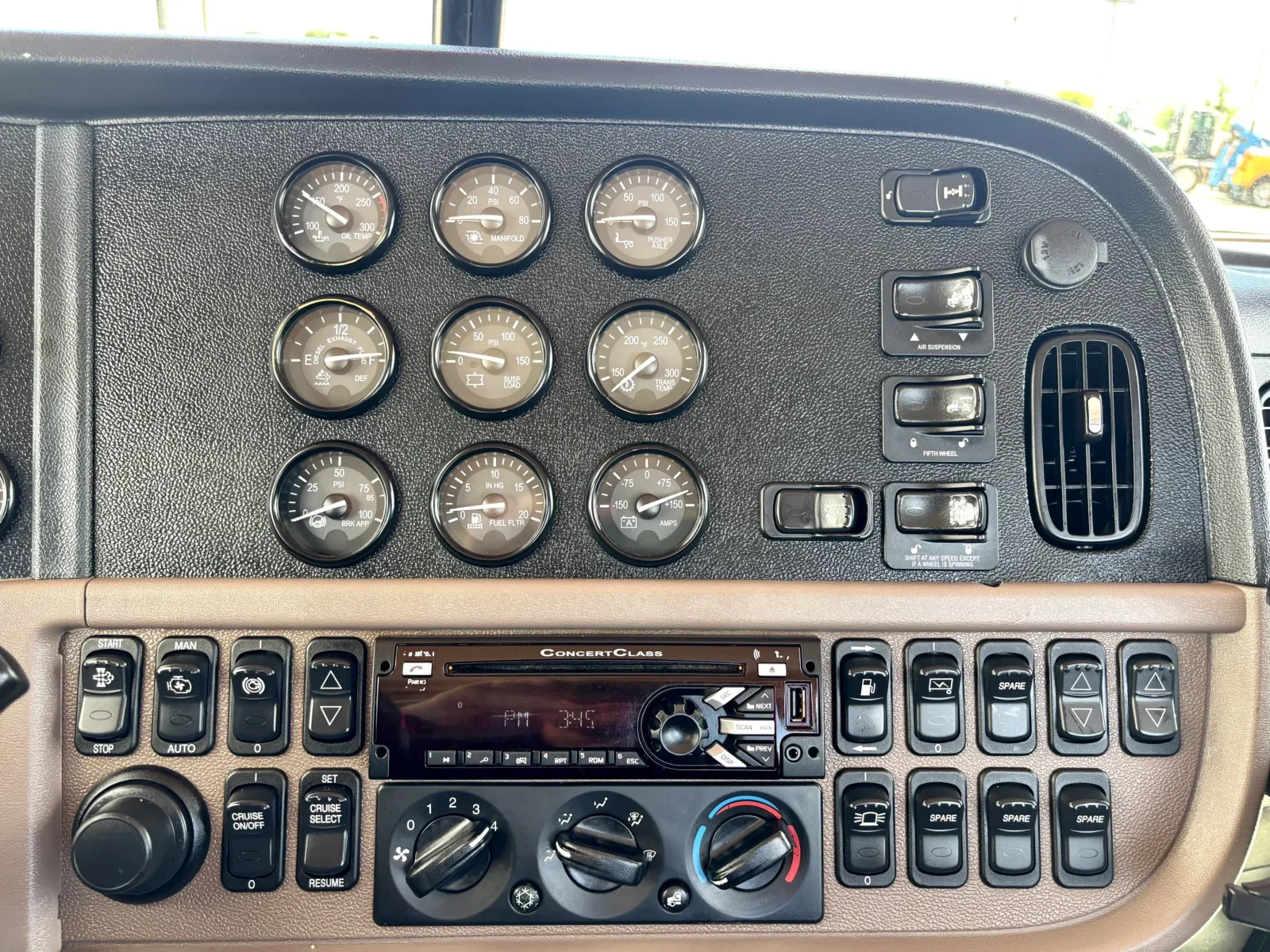 2015 Peterbilt 389 - image 18