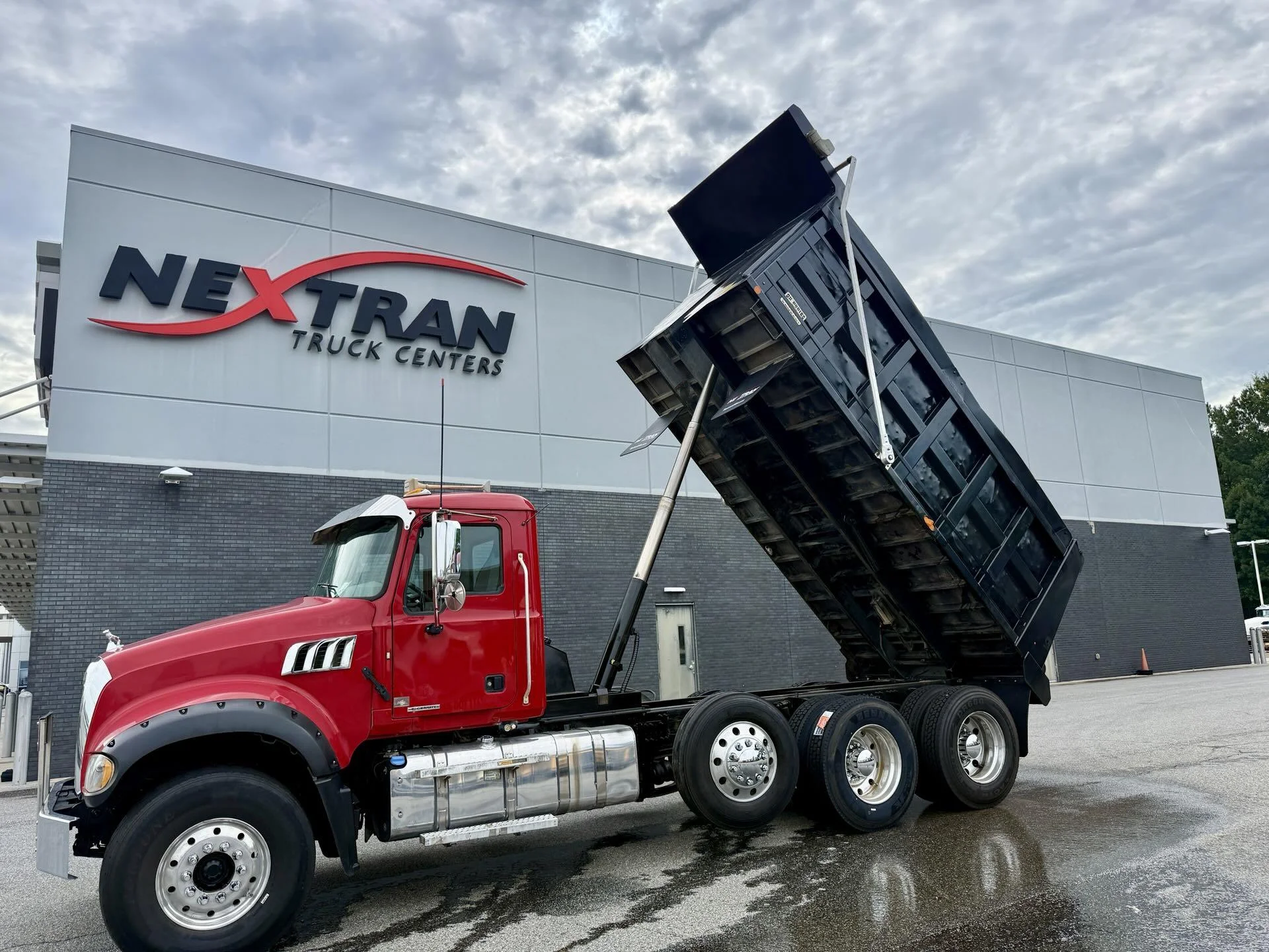 2019 Mack Granite in Duluth, GA — photo 13
