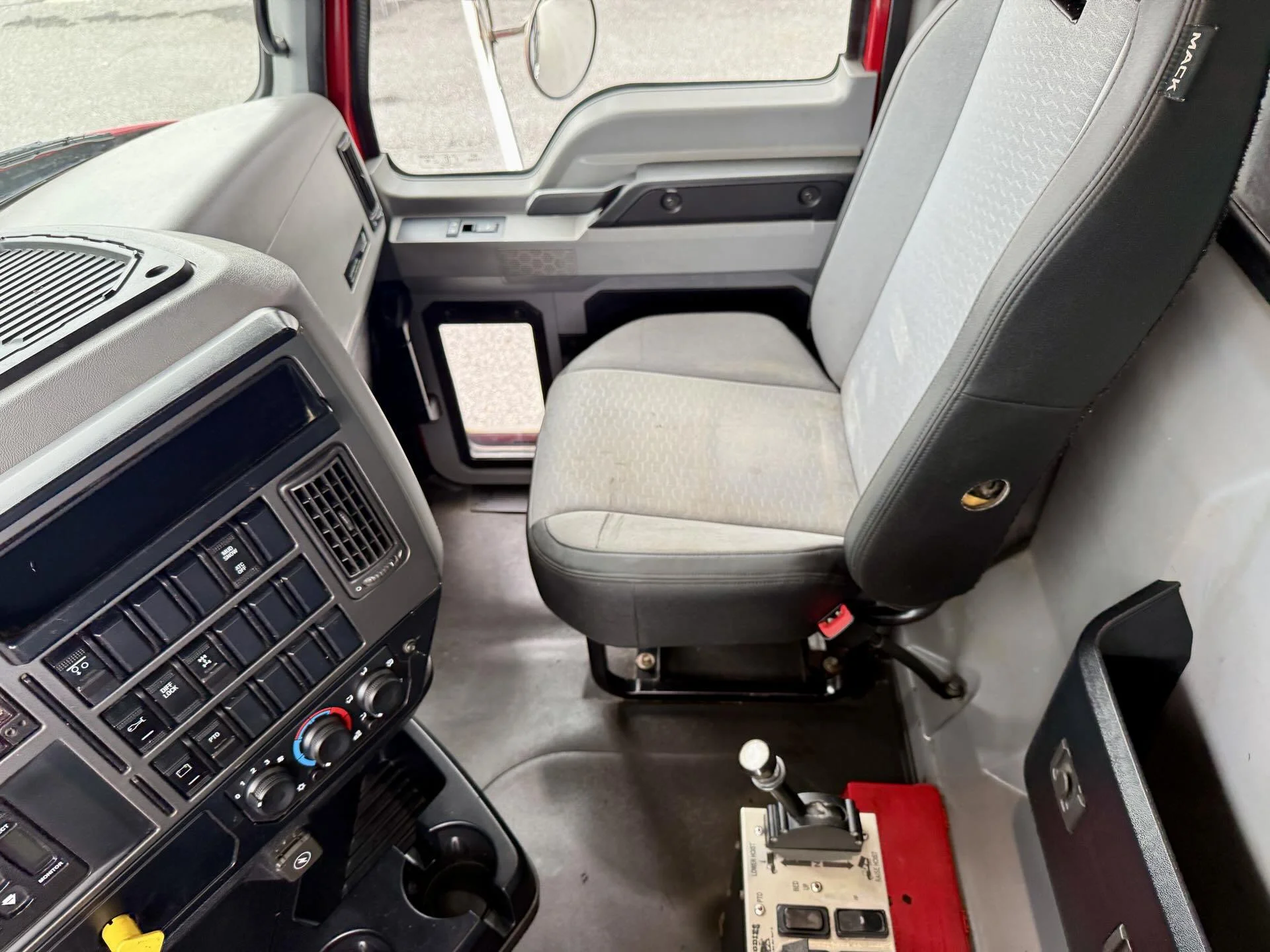 2019 Mack Granite in Duluth, GA — photo 12