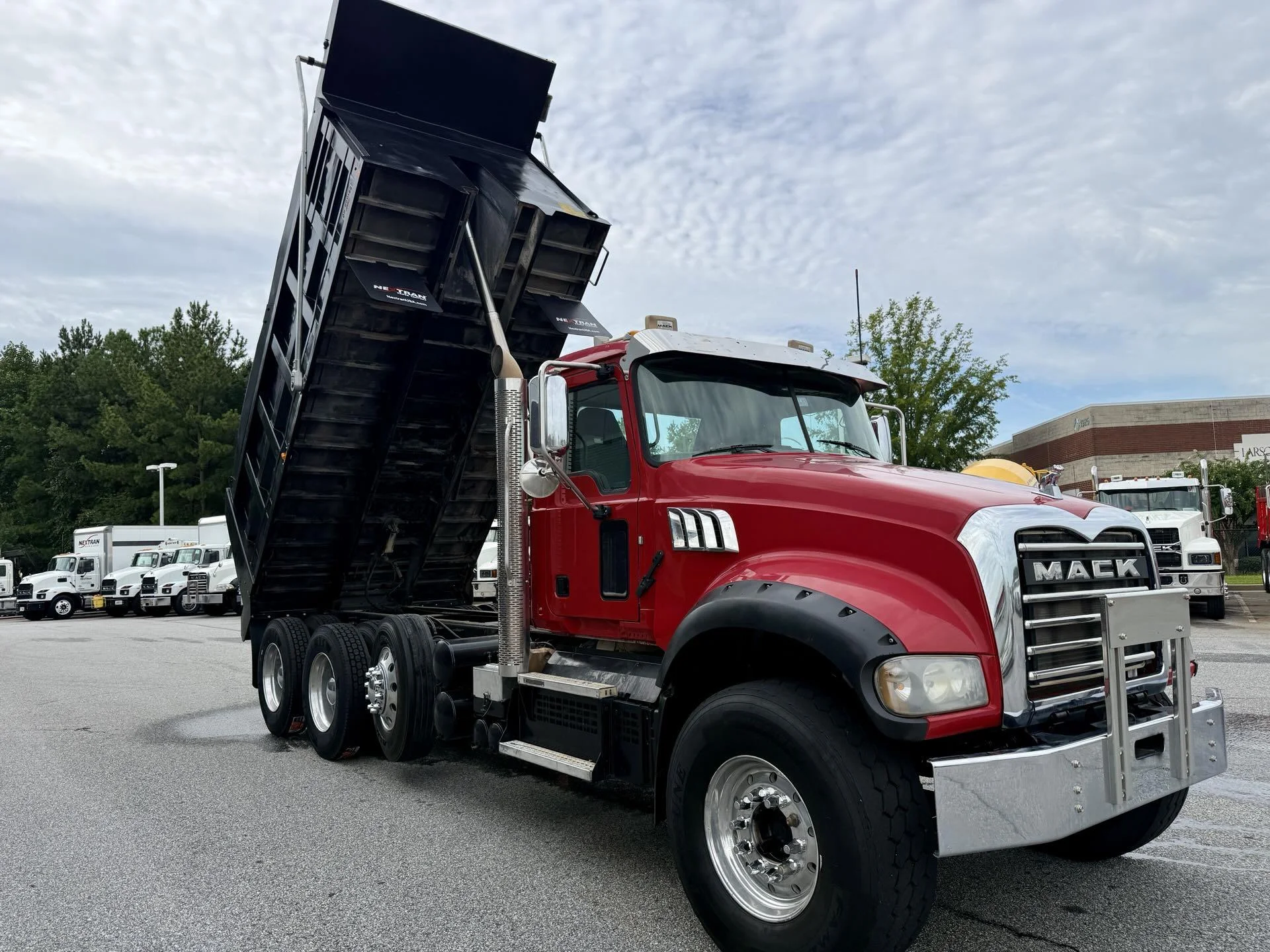 2019 Mack Granite in Duluth, GA — photo 16