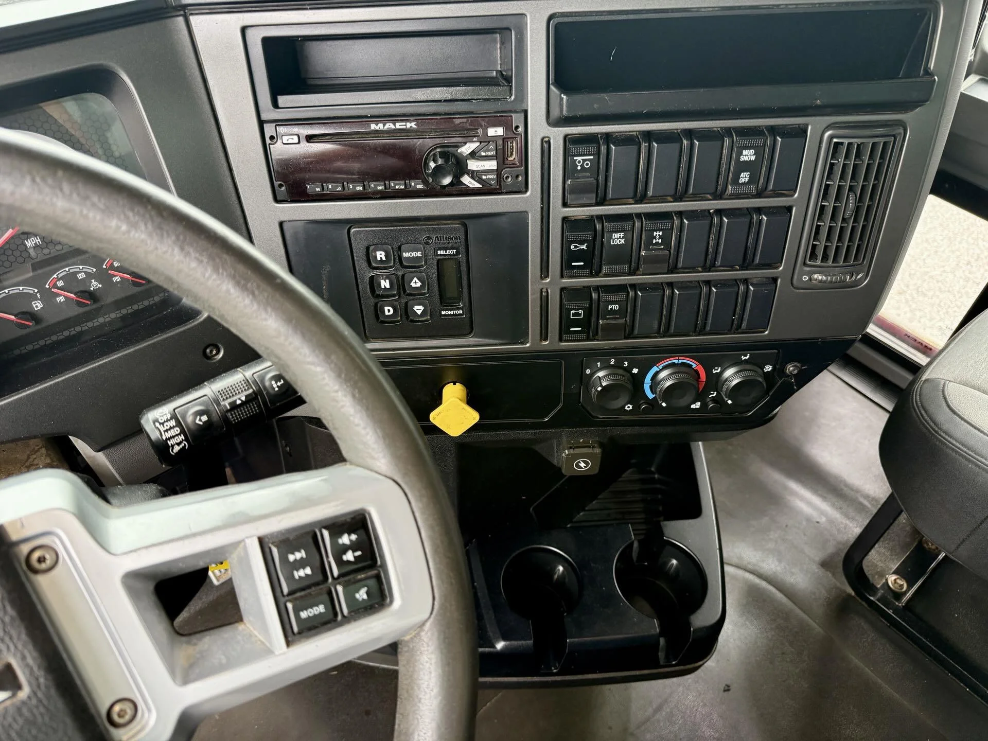 2019 Mack Granite in Duluth, GA — photo 11