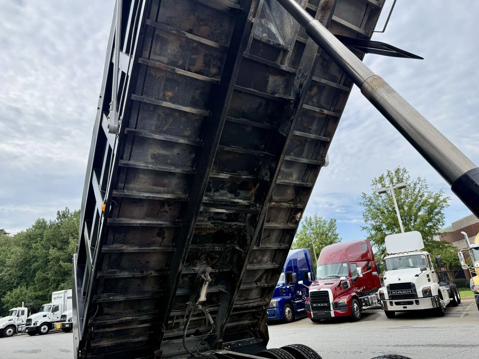 2019 Mack Granite in Duluth, GA — photo 15