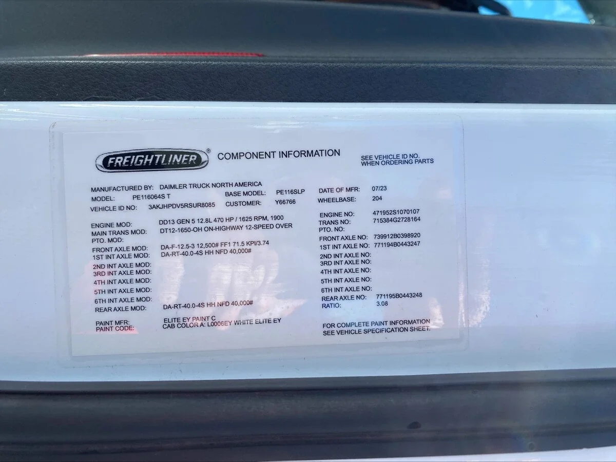 2024 Freightliner Cascadia — photo 19