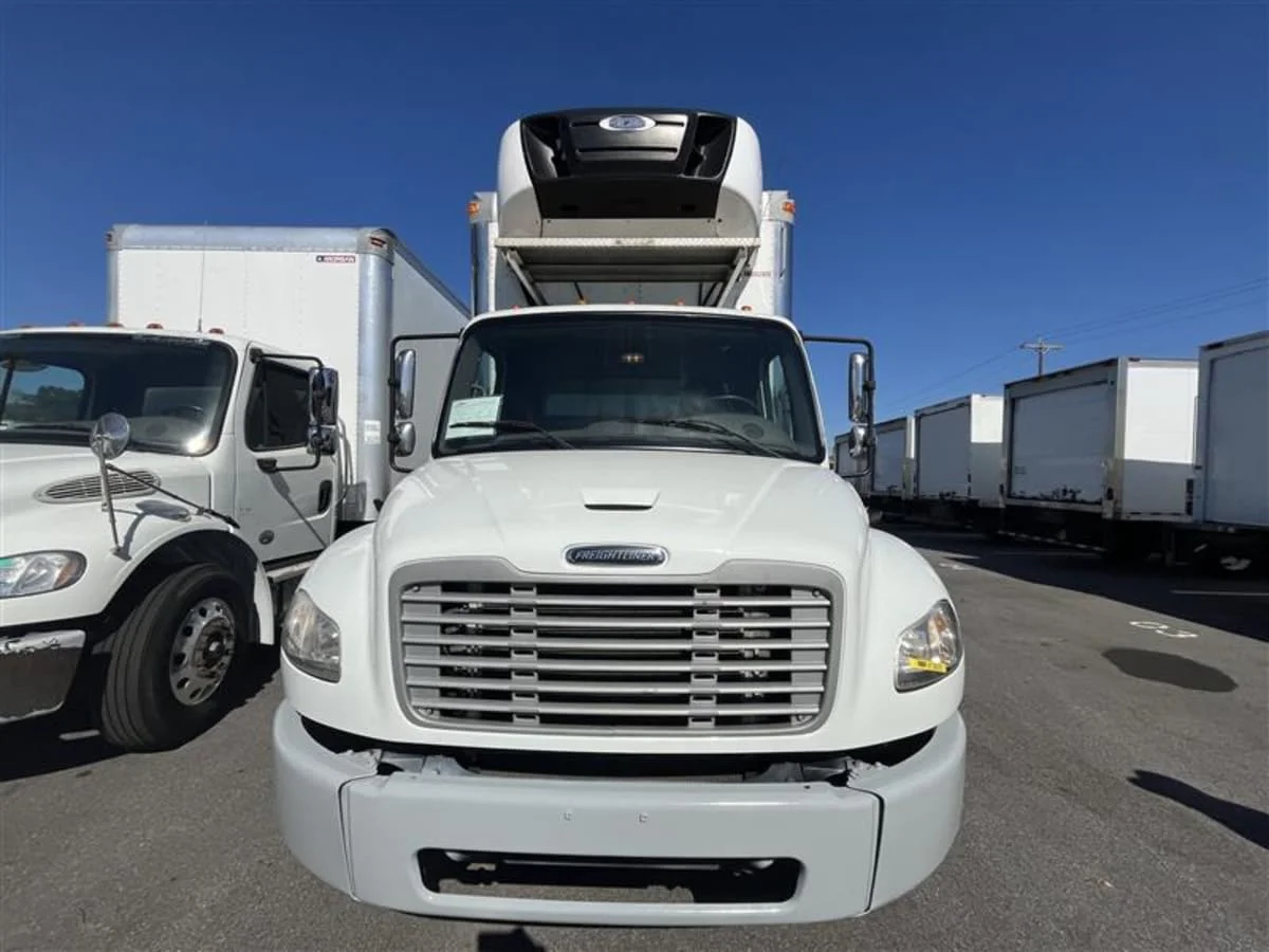 2019 Freightliner M2 106 - image 2