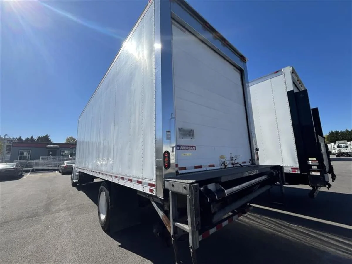 2019 Freightliner M2 106 - image 6