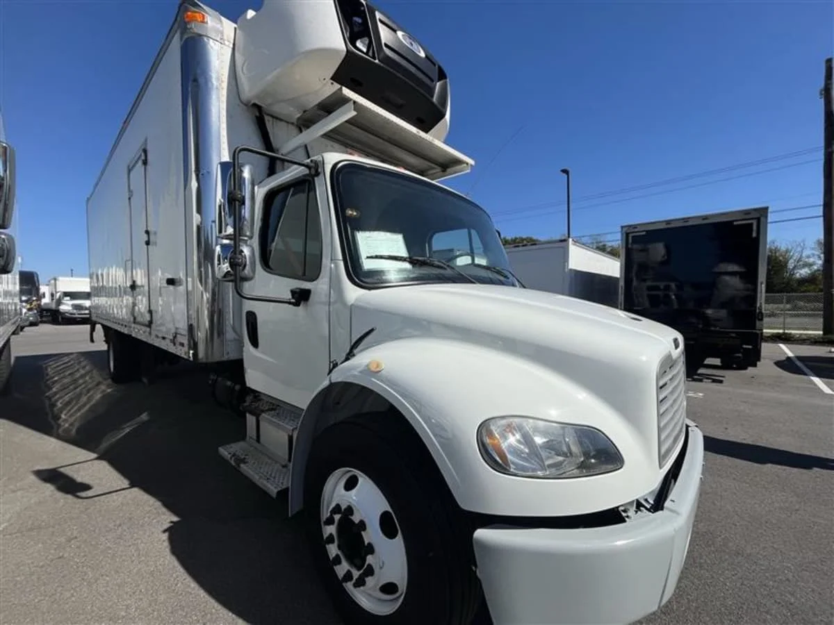 2019 Freightliner M2 106 - image 3