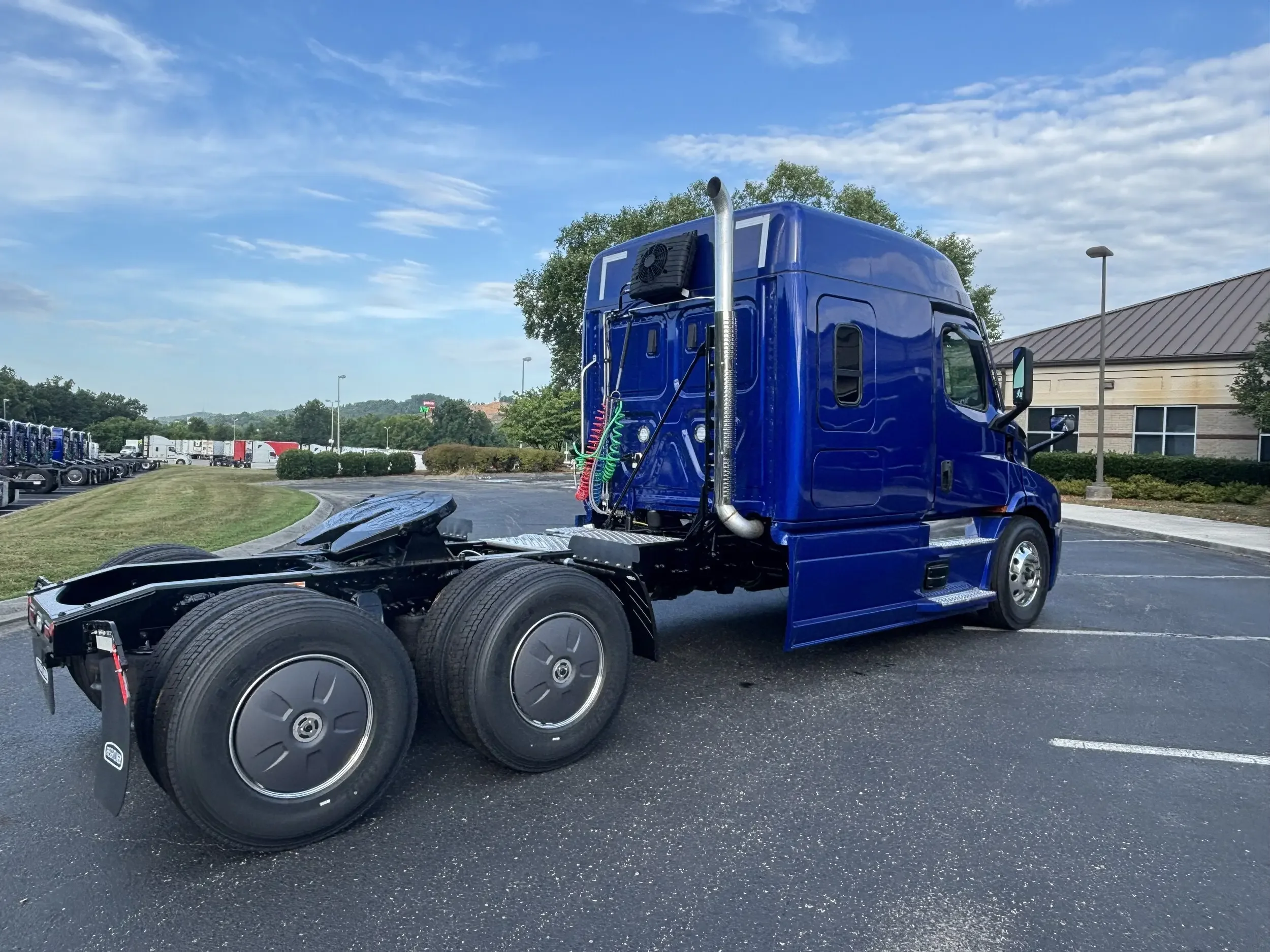 2026 Freightliner Cascadia - image 5