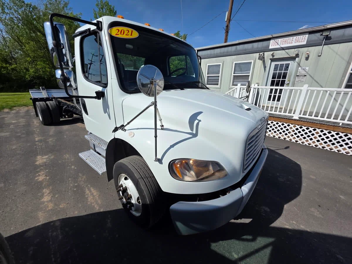 2021 Freightliner M2 106 in Bensalem, PA — photo 3