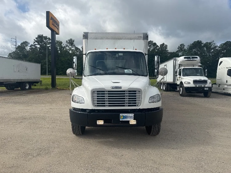 2021 Freightliner eM2 in Hammond, LA — photo 2