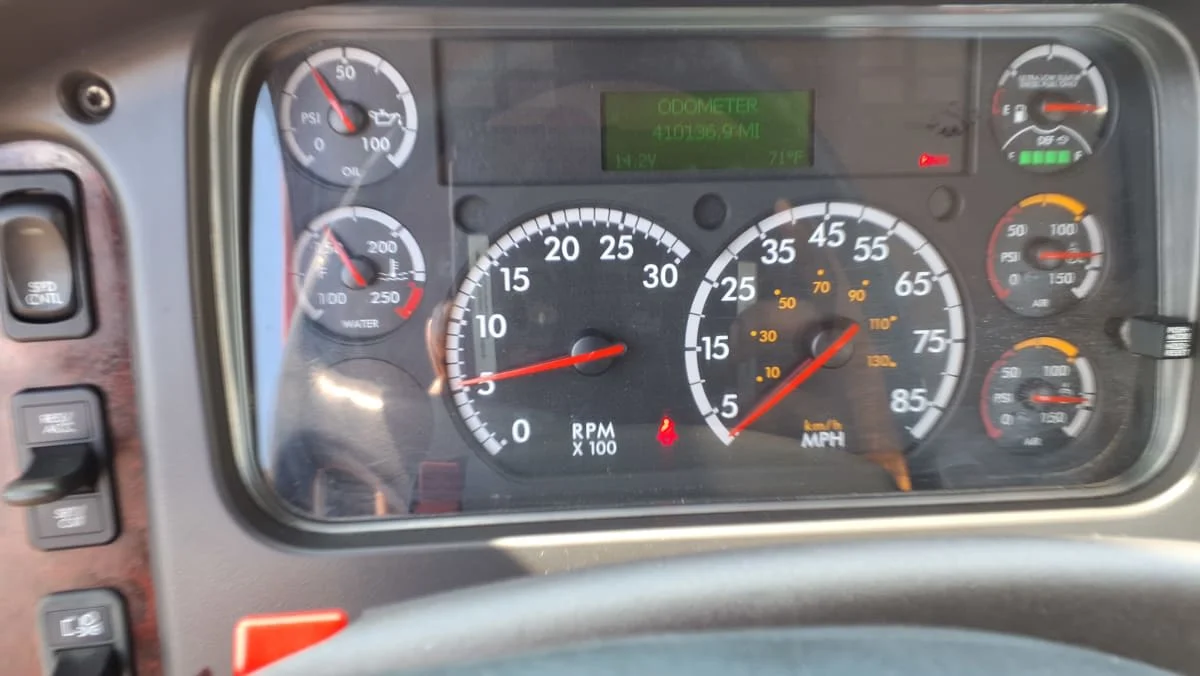 2017 Freightliner M2 112 - image 9