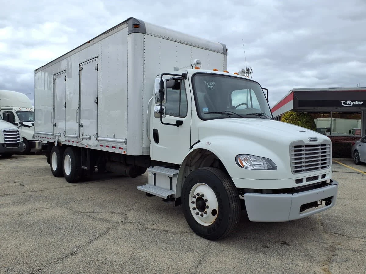 2018 Freightliner M2 106 - image 3
