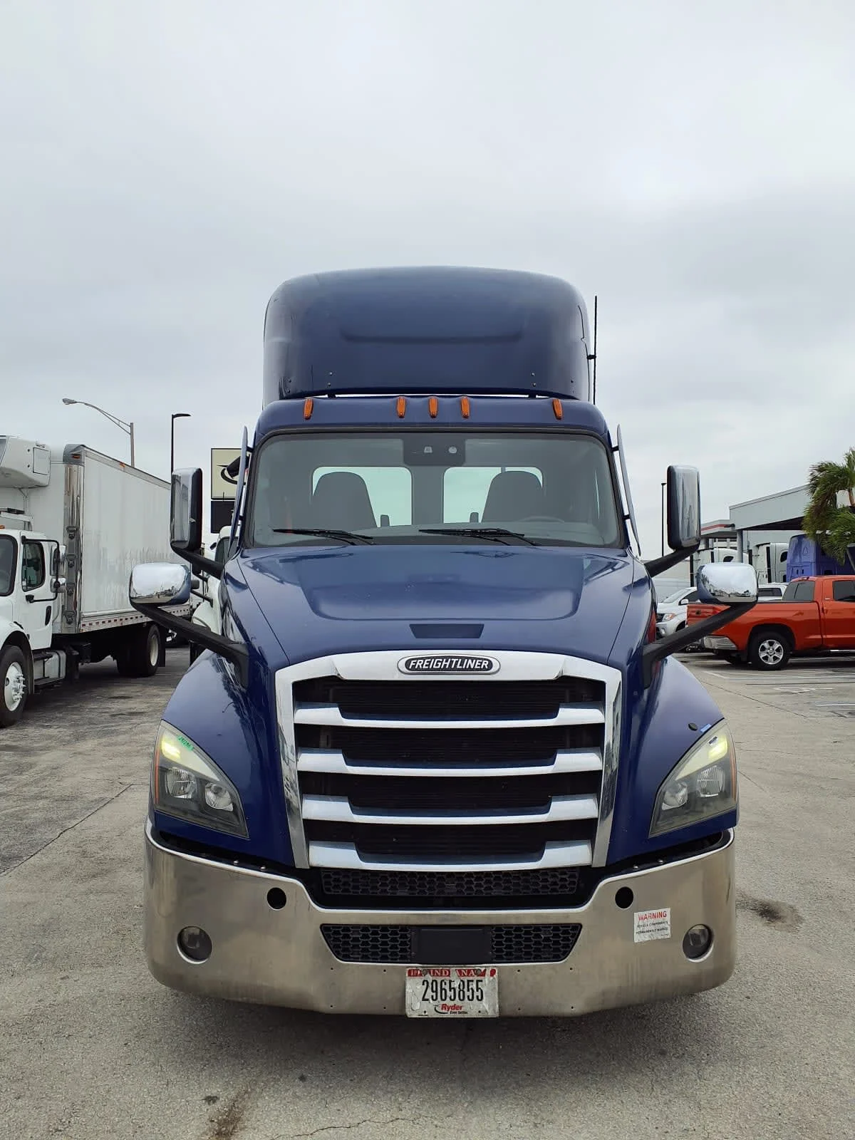 2020 Freightliner Cascadia - image 2