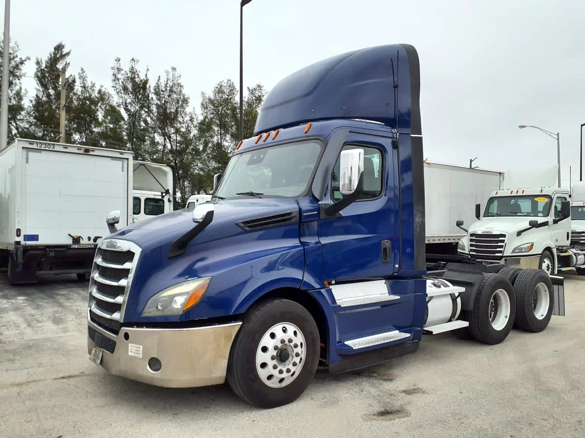 2020 Freightliner Cascadia in Miami, FL