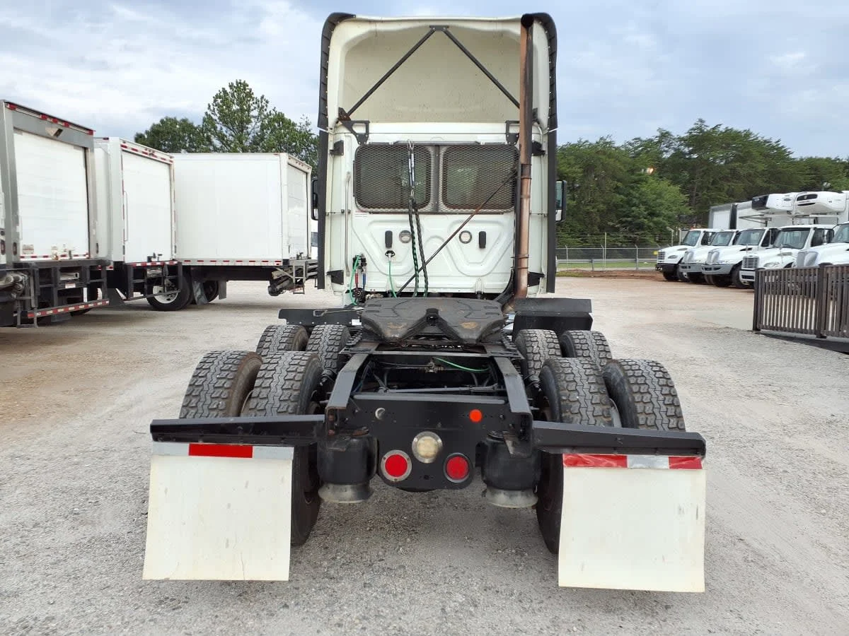 2020 Freightliner Cascadia in Greenville, SC — photo 5