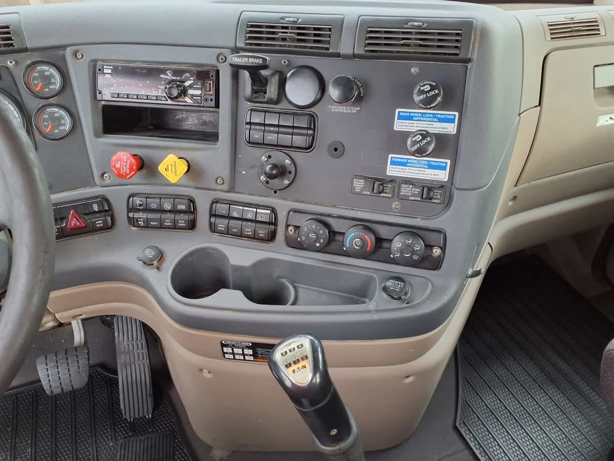 2020 Freightliner Cascadia in Greenville, SC — photo 12