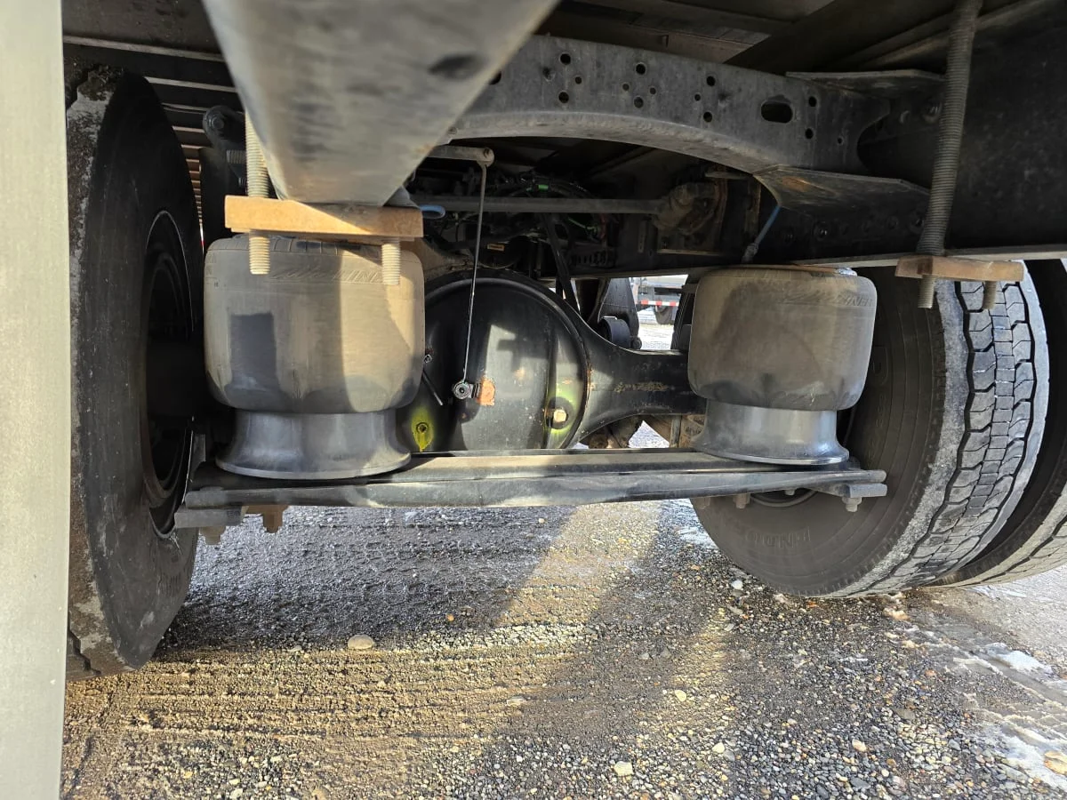 2019 Freightliner M2 106 - image 11