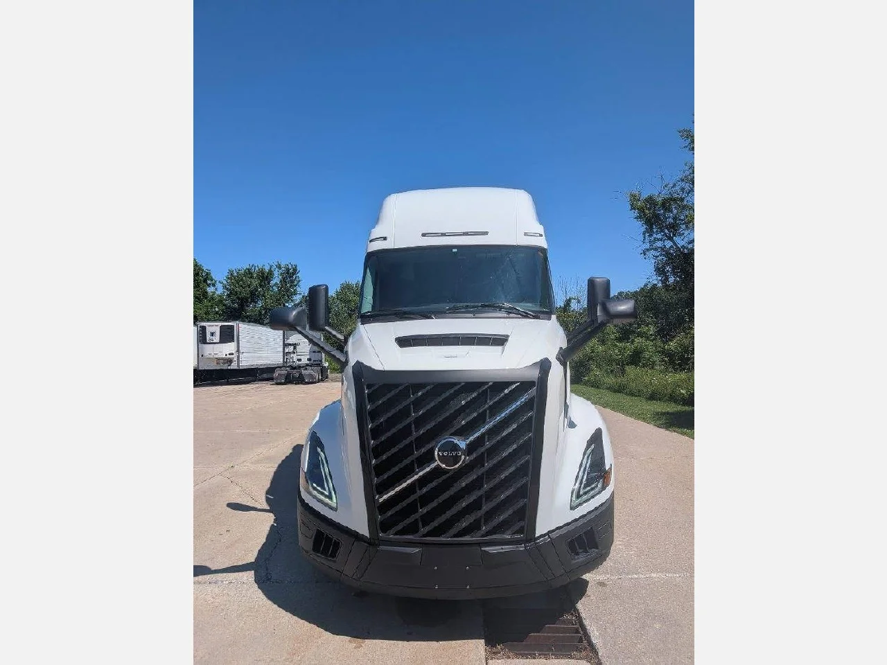 2026 Volvo VNL 860 in Erie, PA — photo 5