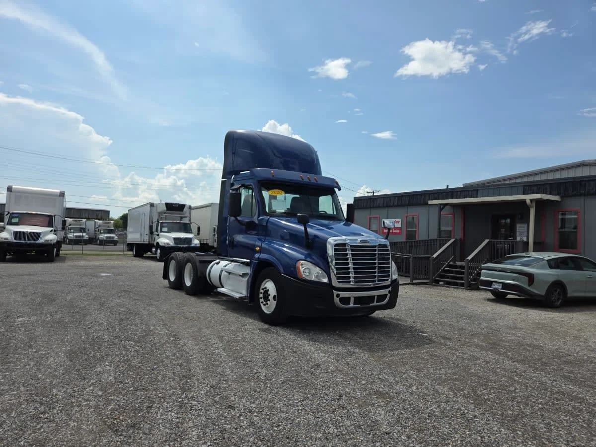 2020 Freightliner Cascadia in St. Rose, LA — photo 3
