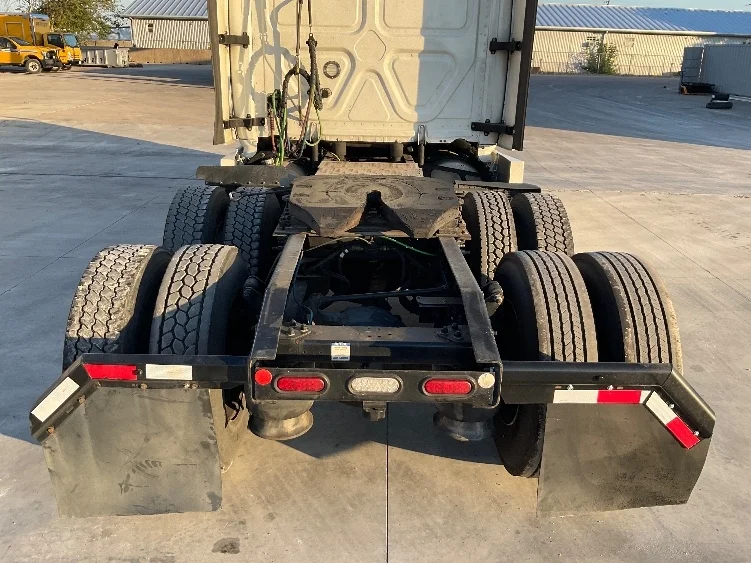 2020 Freightliner Cascadia - image 6