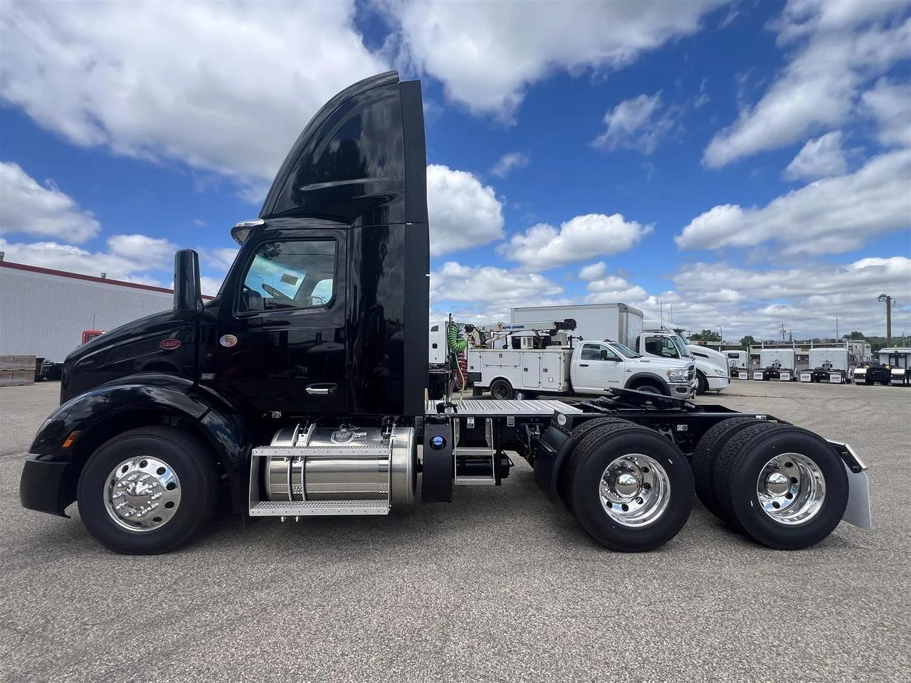 2027 Peterbilt 579
