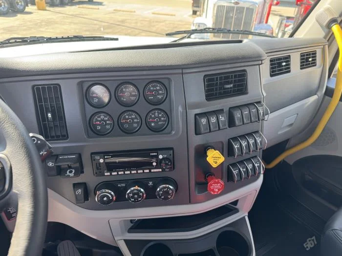 2026 Peterbilt 567 - image 12