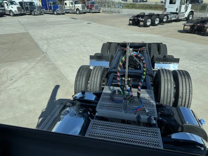 2026 Peterbilt 567 - image 16