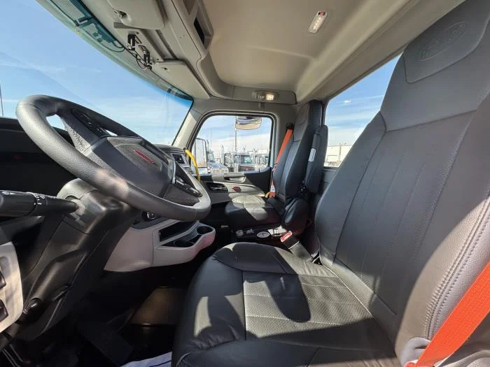 2026 Peterbilt 567 - image 11