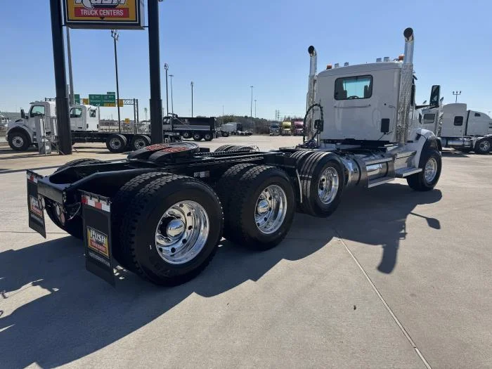 2026 Peterbilt 567 in Houston, TX — photo 8